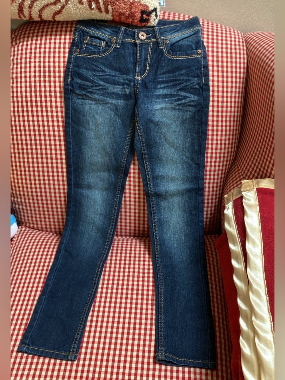 NEW WITH TAGS Mudd Skinny Jeans Girls size 10